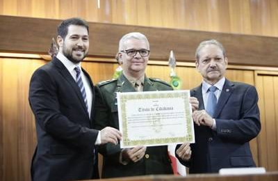 Coronel Paulo Borges recebe título de cidadania piauiense na Alepi